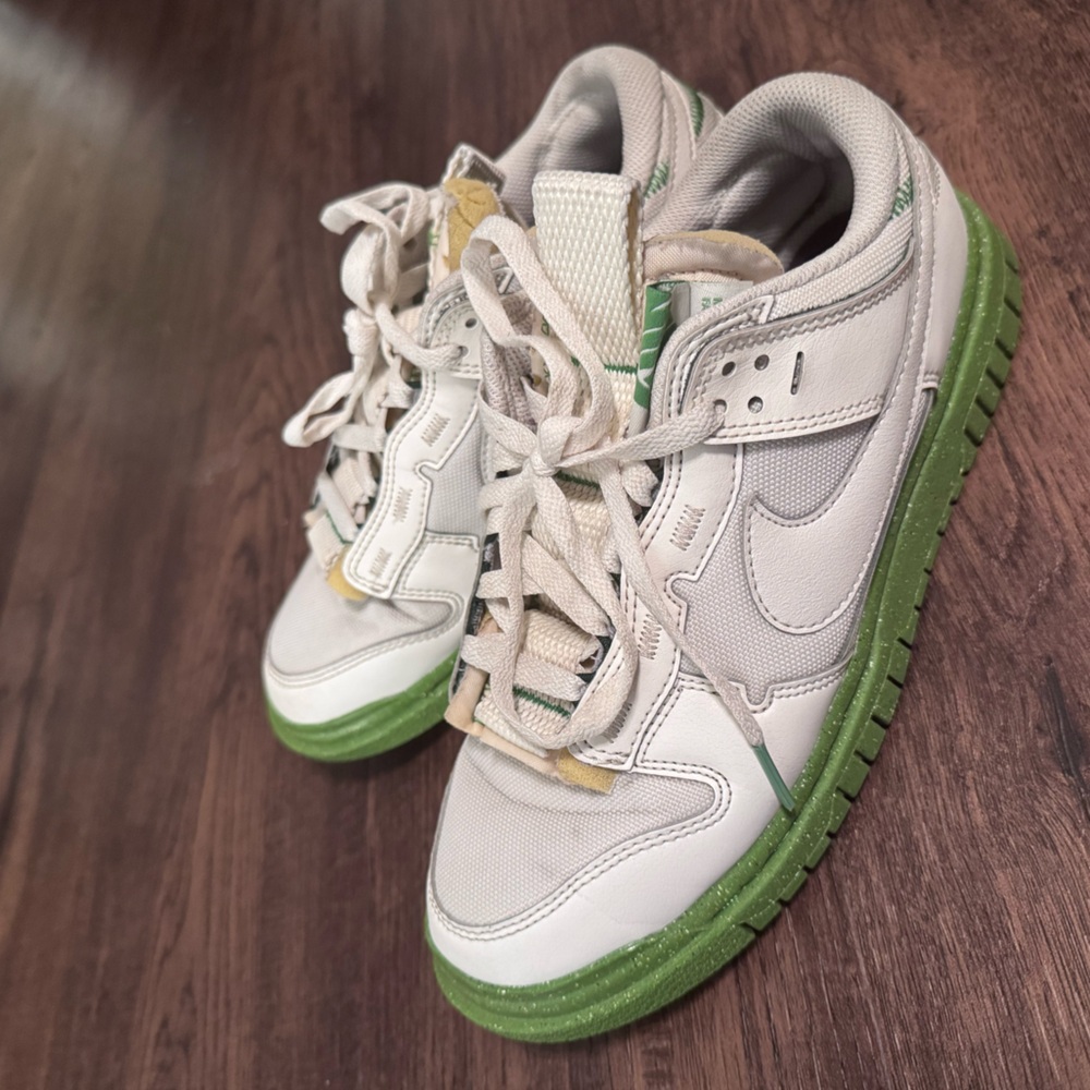 NIKE White & Green Air Dunk Low Jumbo Sneakers